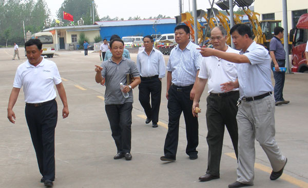 烏克蘭外商來(lái)公司洽談合作項(xiàng)目